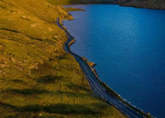 Is The Place شقة بالينروب